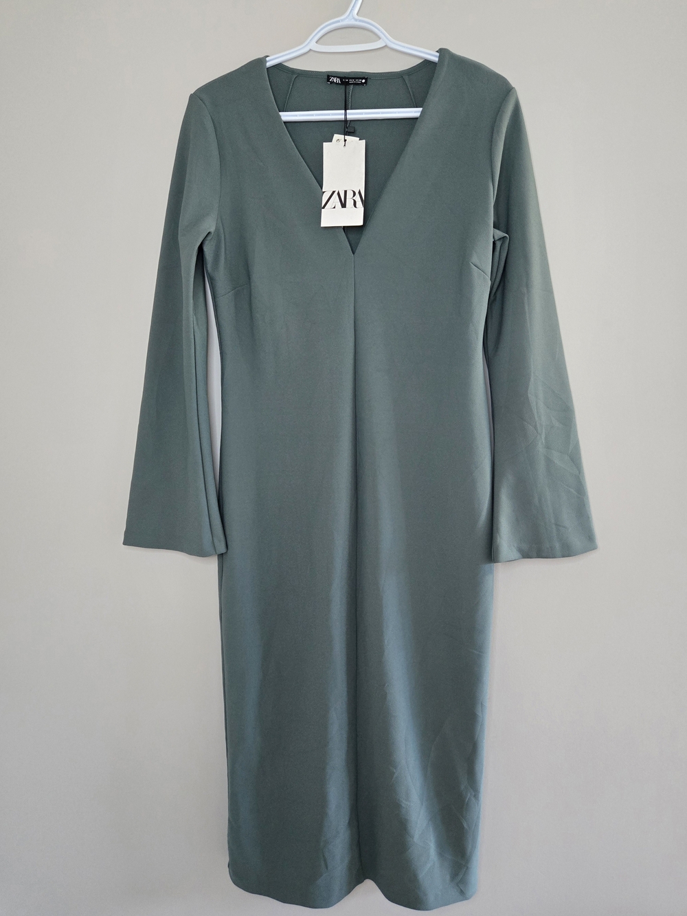 Zara teal green v-neck long bell sleeve midi dress, thick material, medium, nwt